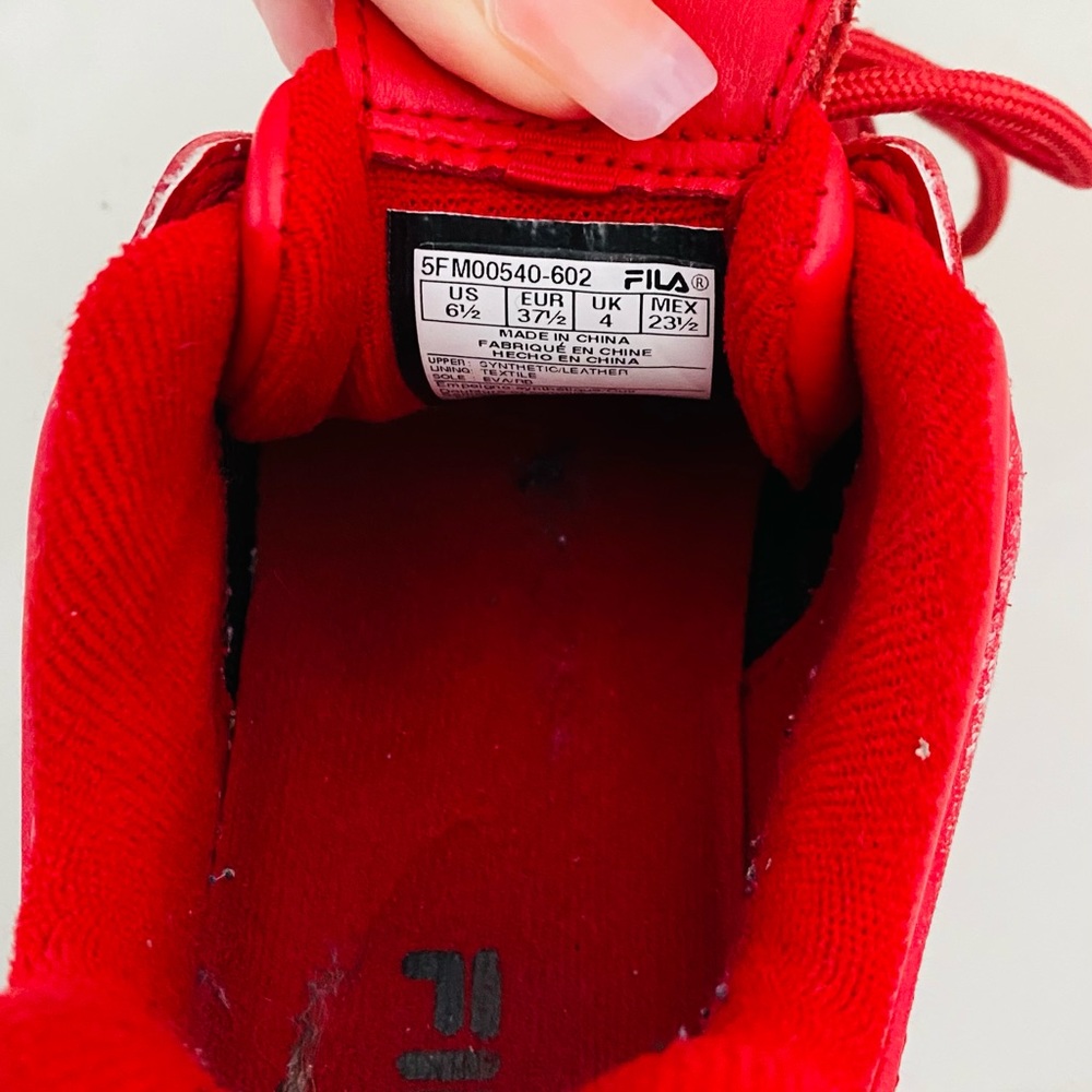 Red Fila - Picture 7 of 9